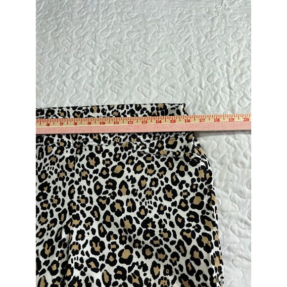 Studio 253 Leopard Animal Print Cropped Stretch Pants size large petite - Picture 5 of 6